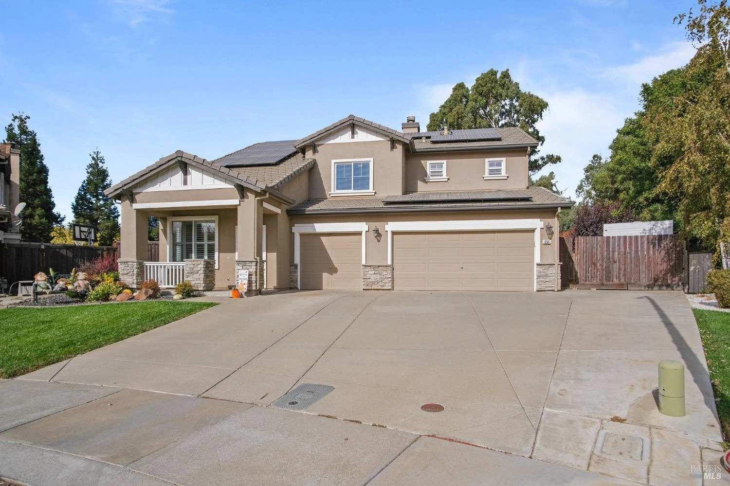 555 Mendocino Ct, Dixon, CA 95620 | 32 Photos - Movoto