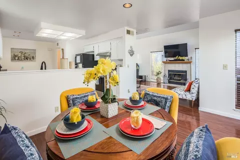 Dining - 240 Ruby Ln, Vallejo, CA 94590 photo 3 of 3