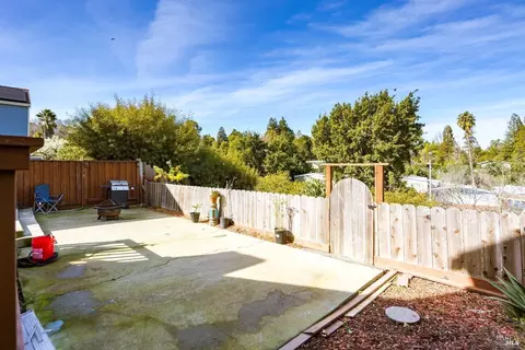 Exterior - 240 Ruby Ln, Vallejo, CA 94590 photo 7 of 10