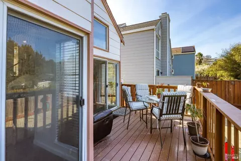 Exterior - 240 Ruby Ln, Vallejo, CA 94590 photo 4 of 10