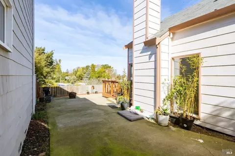 Exterior - 240 Ruby Ln, Vallejo, CA 94590 photo 9 of 10