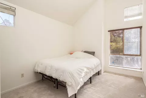 Bedroom - 240 Ruby Ln, Vallejo, CA 94590 photo 3 of 5