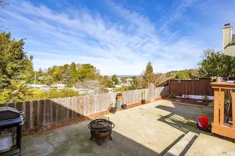 Exterior - 240 Ruby Ln, Vallejo, CA 94590 photo 8 of 10