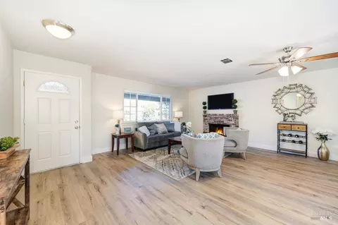 855 Jeffrey Ln, Dixon, CA 95620 photo 3