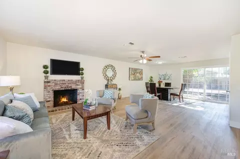 855 Jeffrey Ln, Dixon, CA 95620 photo 4