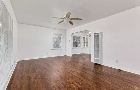 Living - 501 Wallace Ave, Vallejo, CA 94590 photo 3 of 4