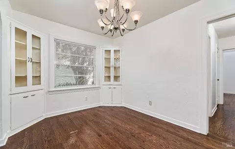 Dining - 501 Wallace Ave, Vallejo, CA 94590 photo 1 of 1