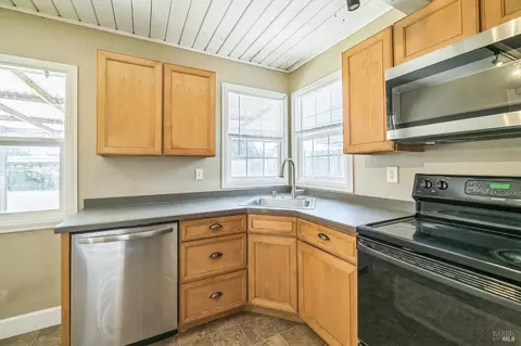 325 Bell Ave, Fairfield, CA 94533 photo 19