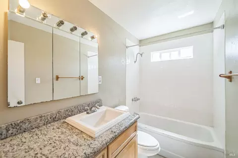 325 Bell Ave, Fairfield, CA 94533 photo 10