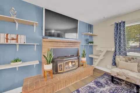 Living - 276 Bowline Dr, Vacaville, CA 95687 photo 3 of 5