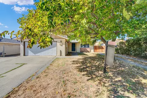 Exterior - 276 Bowline Dr, Vacaville, CA 95687 photo 4 of 12