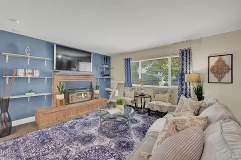 Living - 276 Bowline Dr, Vacaville, CA 95687 photo 1 of 5