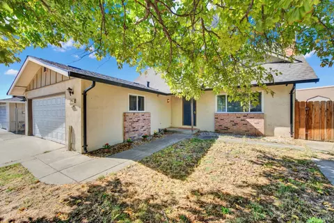 Exterior - 276 Bowline Dr, Vacaville, CA 95687 photo 3 of 12