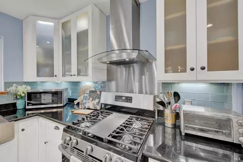 Kitchen - 276 Bowline Dr, Vacaville, CA 95687 photo 10 of 13