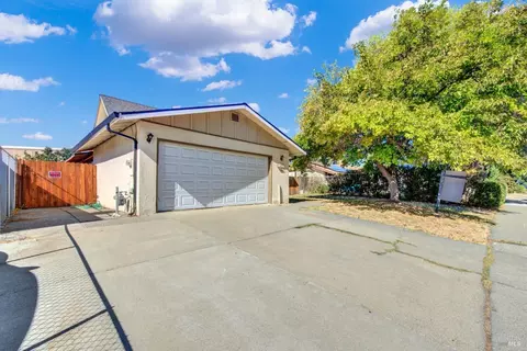 Exterior - 276 Bowline Dr, Vacaville, CA 95687 photo 6 of 12