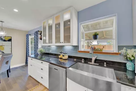 Kitchen - 276 Bowline Dr, Vacaville, CA 95687 photo 5 of 13