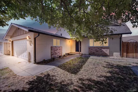 Exterior - 276 Bowline Dr, Vacaville, CA 95687 photo 1 of 12