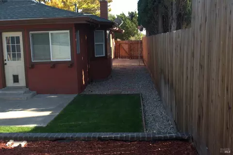 Exterior - 2511 Carnation Dr, Fairfield, CA 94533 photo 3 of 6