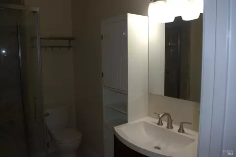 Bath - 2511 Carnation Dr, Fairfield, CA 94533 photo 4 of 4