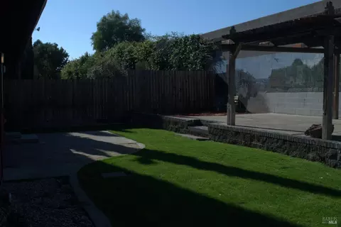 Exterior - 2511 Carnation Dr, Fairfield, CA 94533 photo 4 of 6