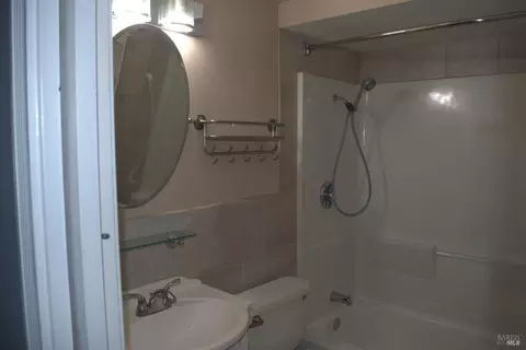 Bath - 2511 Carnation Dr, Fairfield, CA 94533 photo 1 of 4