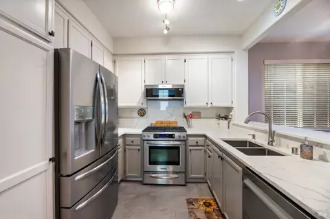 1069 Warren Dr, Petaluma, CA 94952 photo 18