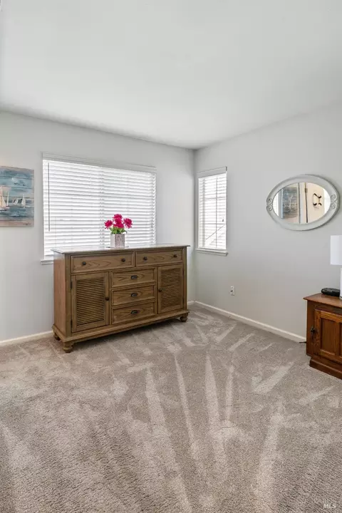 1069 Warren Dr, Petaluma, CA 94952 photo 14