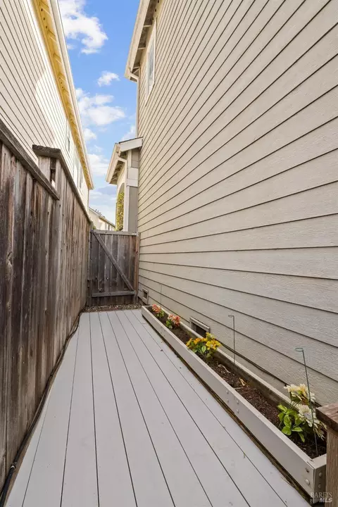 1069 Warren Dr, Petaluma, CA 94952 photo 7