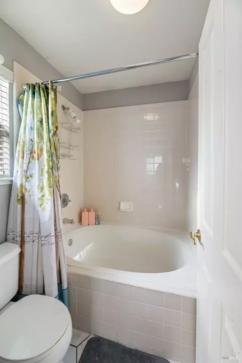 1069 Warren Dr, Petaluma, CA 94952 photo 13
