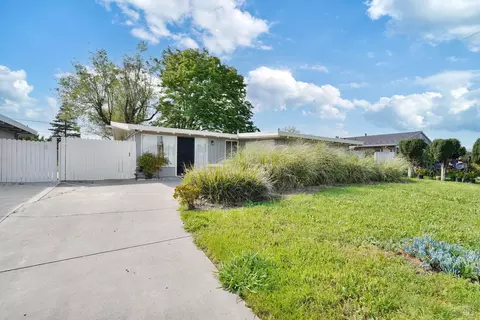 1119 1st St, Fairfield, CA 94533 photo 3