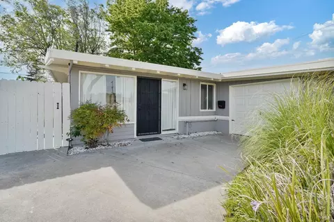 1119 1st St, Fairfield, CA 94533 photo 4