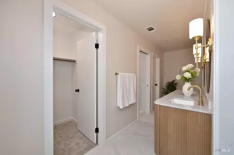 Entry Way - 150 Wayne Ct, Vacaville, CA 95687 photo 10 of 10