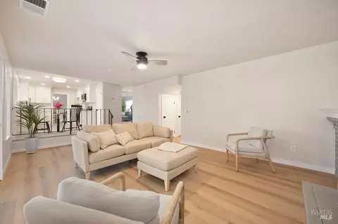 Living - 150 Wayne Ct, Vacaville, CA 95687 photo 14 of 14