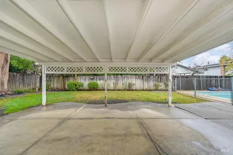 Exterior - 150 Wayne Ct, Vacaville, CA 95687 photo 6 of 21