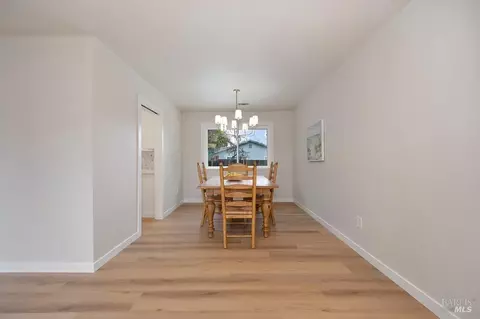 Dining - 150 Wayne Ct, Vacaville, CA 95687 photo 1 of 5