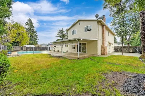 Exterior - 150 Wayne Ct, Vacaville, CA 95687 photo 12 of 21