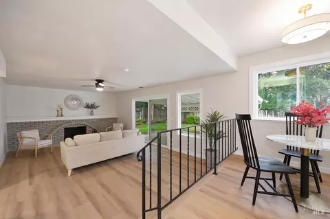 Living - 150 Wayne Ct, Vacaville, CA 95687 photo 7 of 14