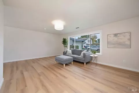 Living - 150 Wayne Ct, Vacaville, CA 95687 photo 2 of 14