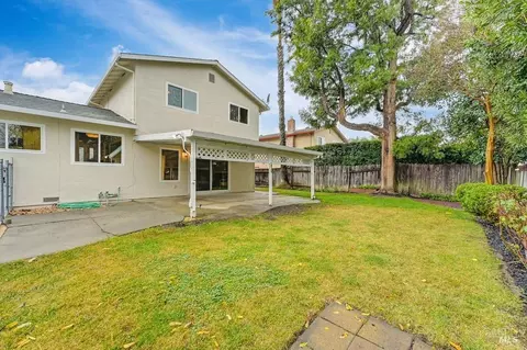 Exterior - 150 Wayne Ct, Vacaville, CA 95687 photo 13 of 21