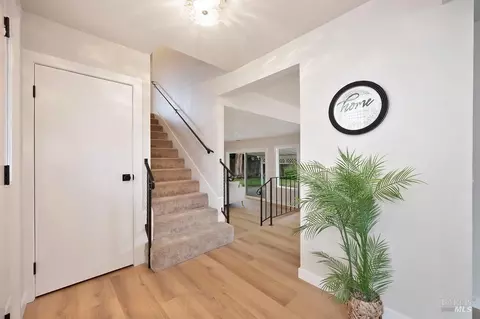 Entry Way - 150 Wayne Ct, Vacaville, CA 95687 photo 4 of 10