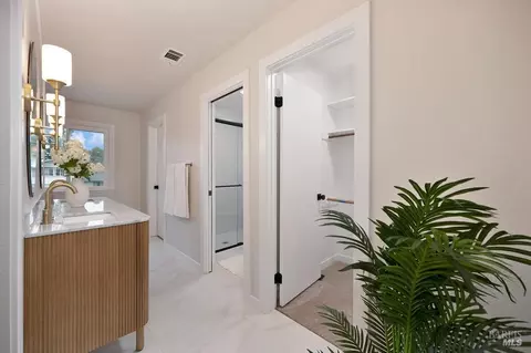 Entry Way - 150 Wayne Ct, Vacaville, CA 95687 photo 9 of 10