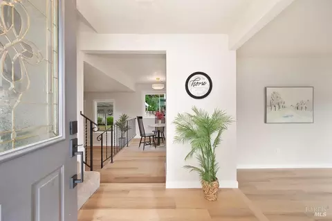 Entry Way - 150 Wayne Ct, Vacaville, CA 95687 photo 1 of 10