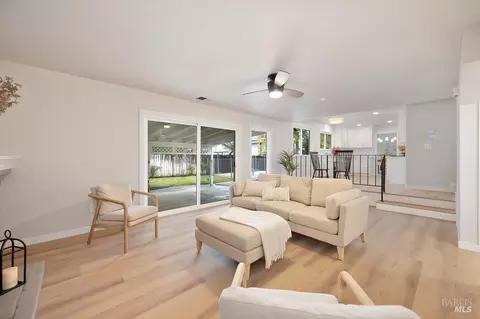Living - 150 Wayne Ct, Vacaville, CA 95687 photo 13 of 14