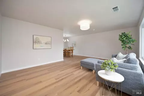 Living - 150 Wayne Ct, Vacaville, CA 95687 photo 3 of 14