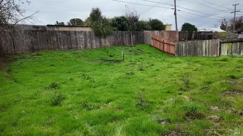 160 Simonton St, Vallejo, CA 94589 photo 3