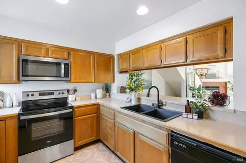 126 Nantucket Ln, Vallejo, CA 94590 photo 9