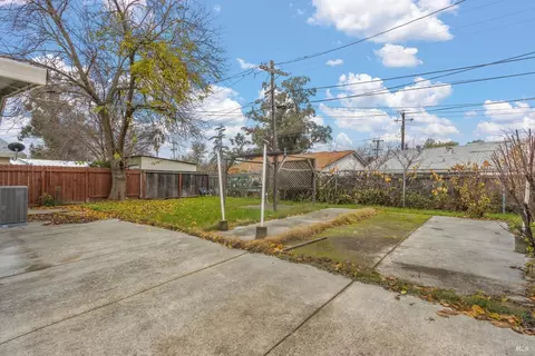 221 Circle Dr, Vacaville, CA 95688 photo 24