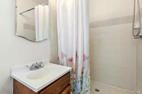 221 Circle Dr, Vacaville, CA 95688 photo 13