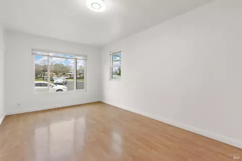 221 Circle Dr, Vacaville, CA 95688 photo 2