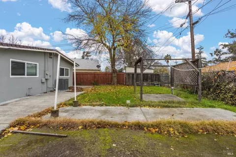 221 Circle Dr, Vacaville, CA 95688 photo 21